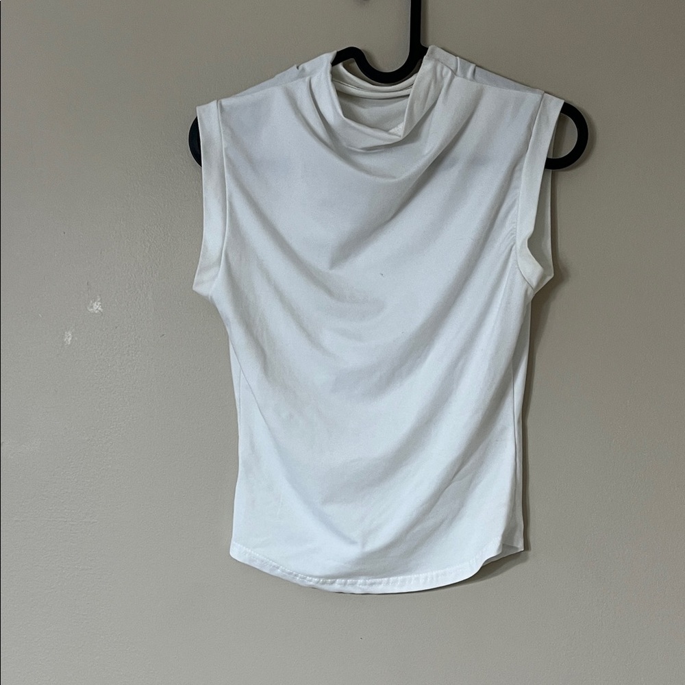 SHEIN White Sleeveless Crop Top